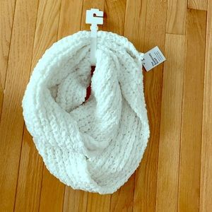 White knit infinity scarf NWT